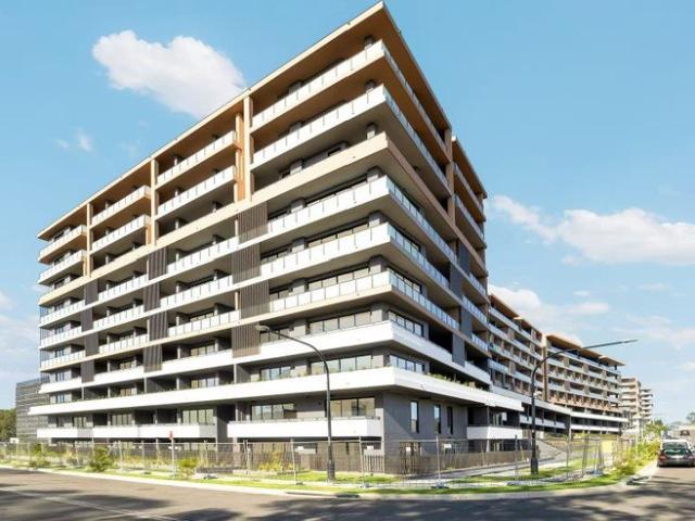 Brand New House Style 3 Bedroom Apartment | Slip levels | Walk to Tallawong Metro