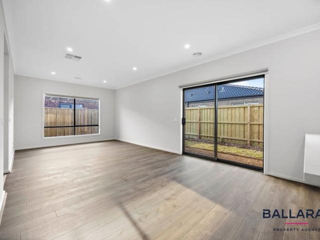 Brand New Home Three Bedroom, Two Bathroom Home in Winter Valley