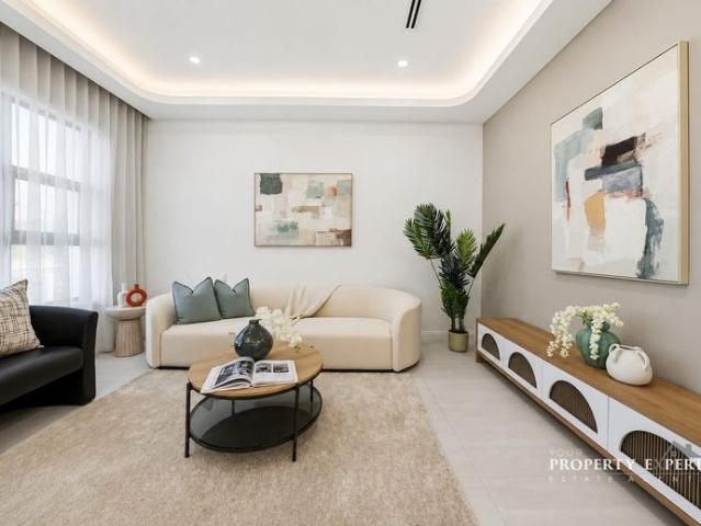 BRAND NEW HOME Walk to Shops / School