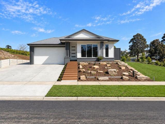 Brand New Home with Exceptional Shed & Lifestyle Appeal