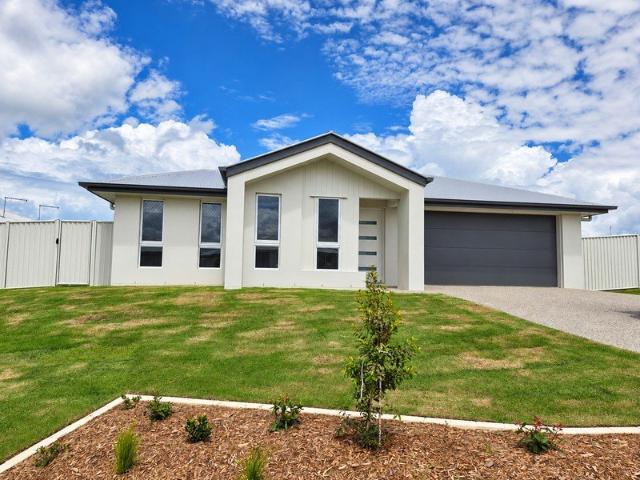 Brand New Home, Big Backyard & Relaxed Coastal Living