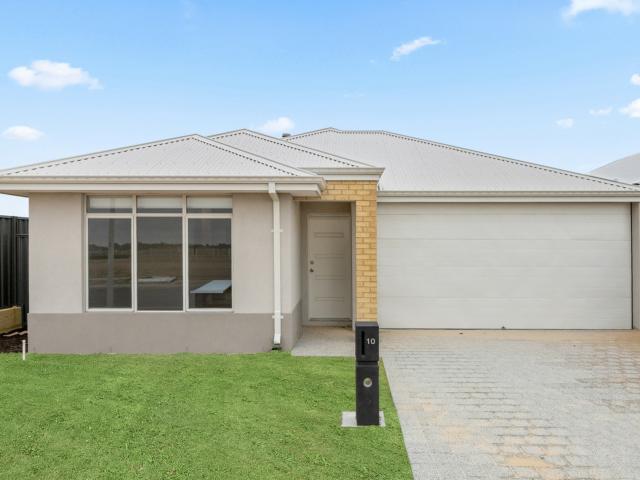 Brand New Home Close To The Beach and Golf Course!
