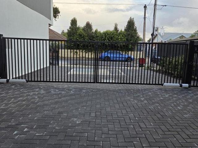 Brand New Home Close to beach, restaurants and shops