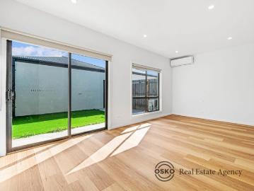 BRAND NEW HOME IN WYNDHAM VALE WIP, AIR CONDITIONING & PREMIUM FINISHES!