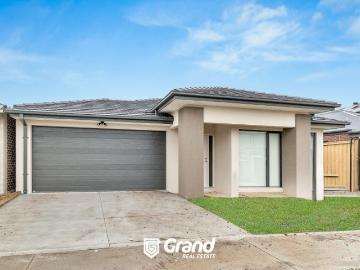 BRAND NEW HOME IN A PREMIER ESTATE IN OFFICER SOUTH !