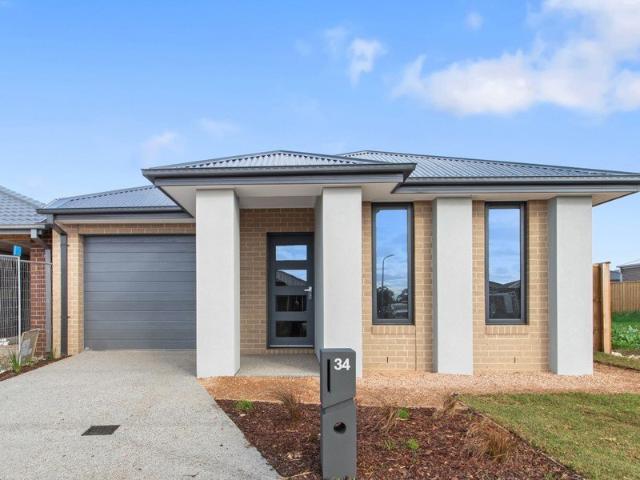 Brand New Home in a Quiet and Convenient Lara Location