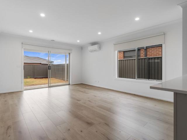 Brand New Home in a Quiet and Convenient Lara Location