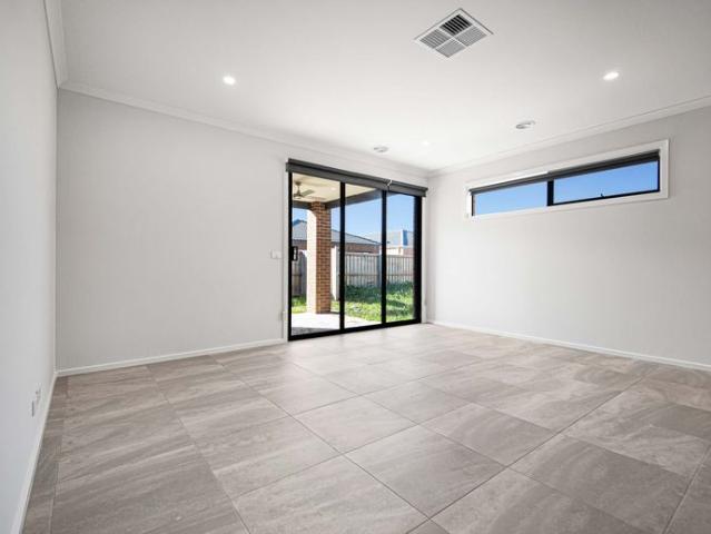 Offering 1 week free rent Brand New Home in Austin Estate!