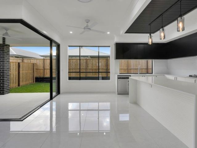 Brand new home in Lilywood Ready to move in now!