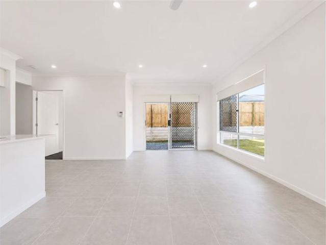 Brand New Home in Logan Reserve – Modern Family Living