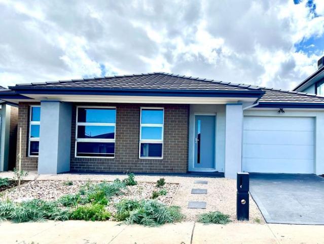 Brand New Home in Popular Mt Atkinson Estate, Truganina 3 bedrooms 2 bathroom