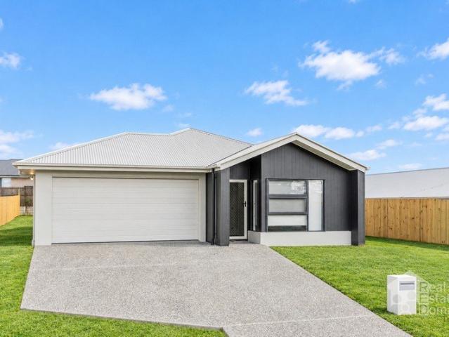 BRAND NEW HOME IN PLAINLAND ESTATE!