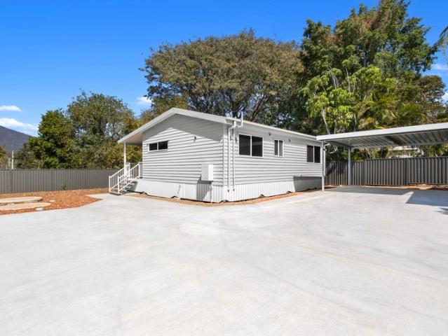 BRAND NEW HOME LOW MAINTENANCE LIVING IN THE HEART OF ARATULA