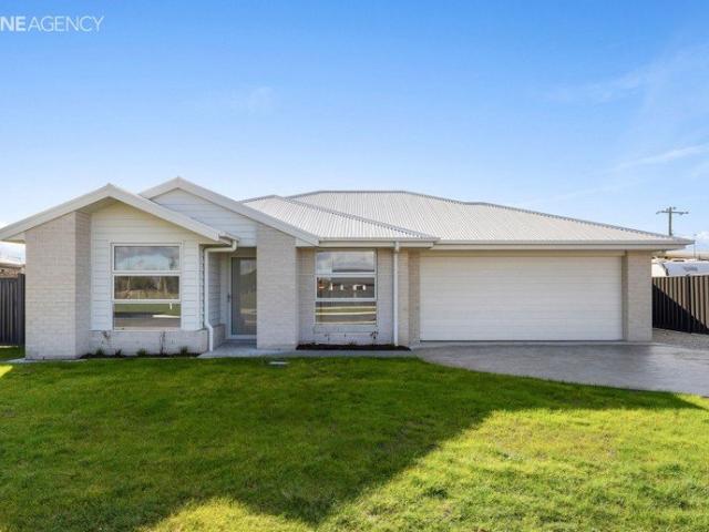 Brand New Home, Ready to Move Straight In