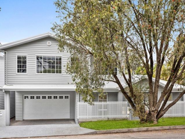 Brand New Hampton Style Residence