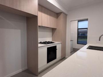 BRAND NEW HIGH QUALITY EXECUTIVE HOMES – WHICH ONE WILL YOU CHOOSE? HOME OPEN SATURDAY 27 JUNE AT 12.00PM SHARP!