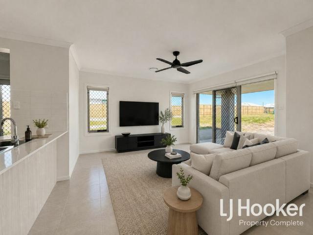 Brand New in Ridgeline Metricon Quality Ducted Air Conditioning & 2 Living Zones
