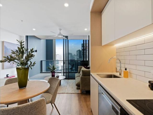 Brand New Inner City Apartment with Parking
