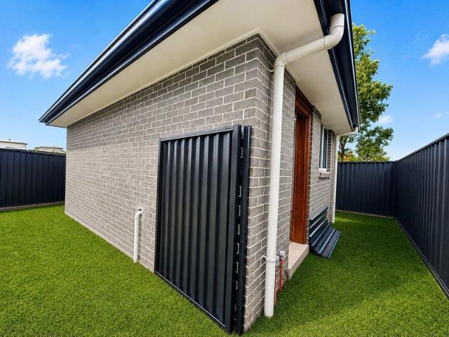 Brand New One Bedroom Granny Flat Modern, Private & Convenient