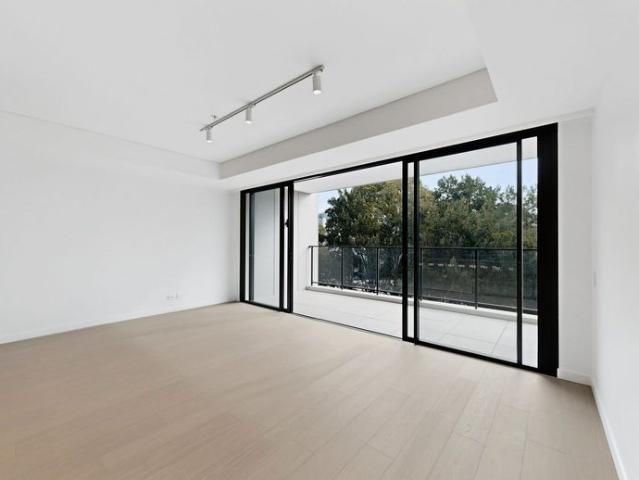 Brand New One Bedroom with Carspace Next to St.Leonards Station