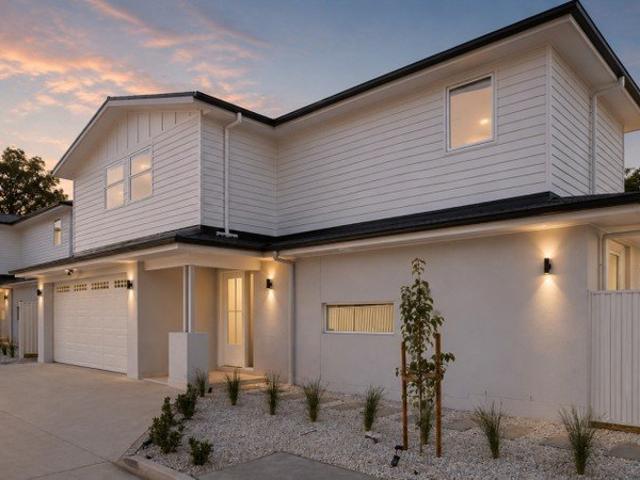 Brand New, Oversized Five Bedroom Boutique Home Surrounded by the Beauty of the Southern Highlands