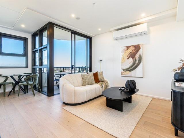 Brand New Oversized Studio with Elevated District Views