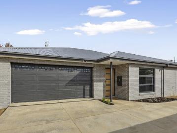 Brand New Low Maintenance Modern Living In Popular Strathdale