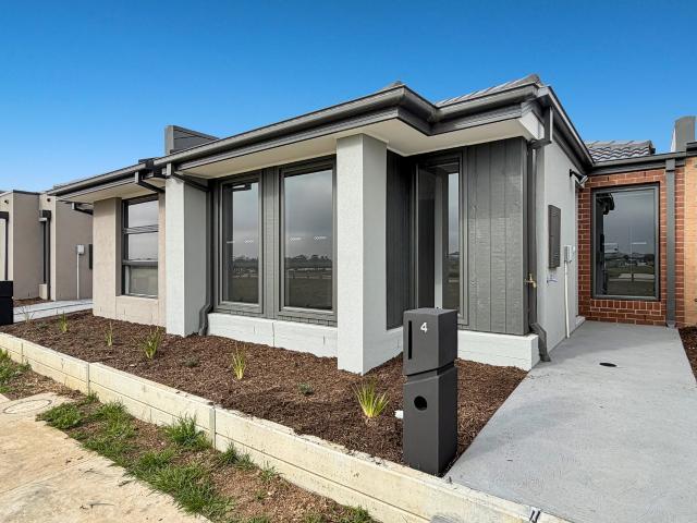 Brand new low maintenance home in Armstrong Creek