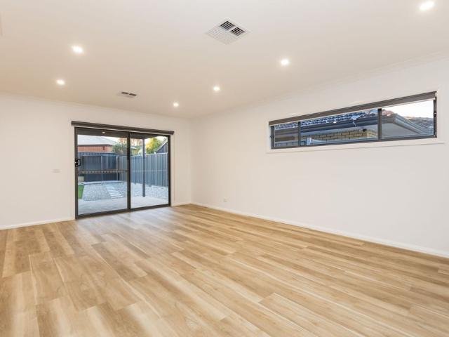 BRAND NEW & LOW MAINTENANCE TOWNHOUSE LIVING
