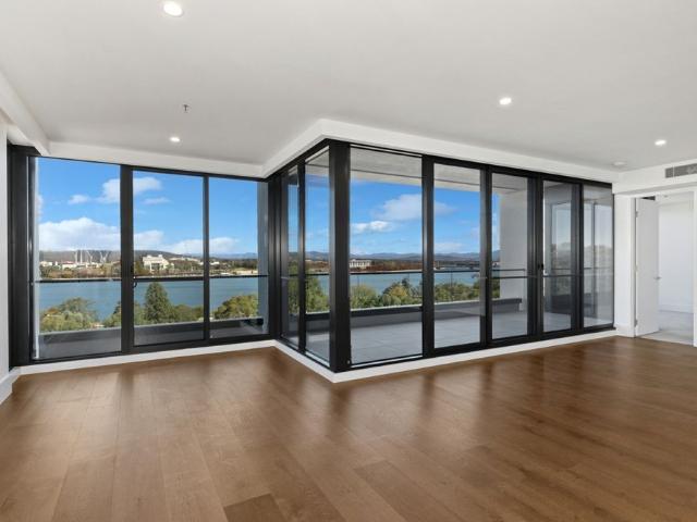 Brand New Lakeside Apartment in the Heart of Campbell