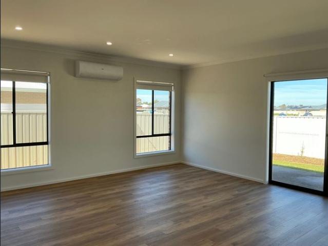 Brand New, Large 4 bedroom, 4 bathroom home