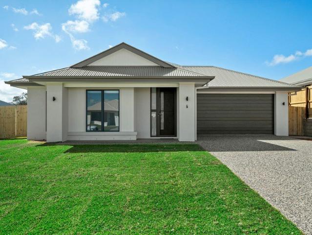 Brand New Large Family Home in Botanic Estate