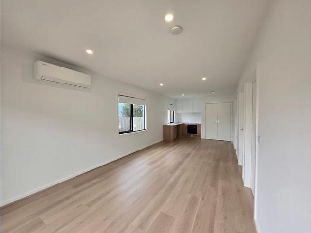 Brand New Living Modern 2 Bedroom Unit