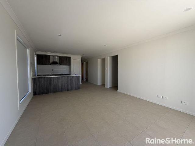 Brand New Living In Munno Para West