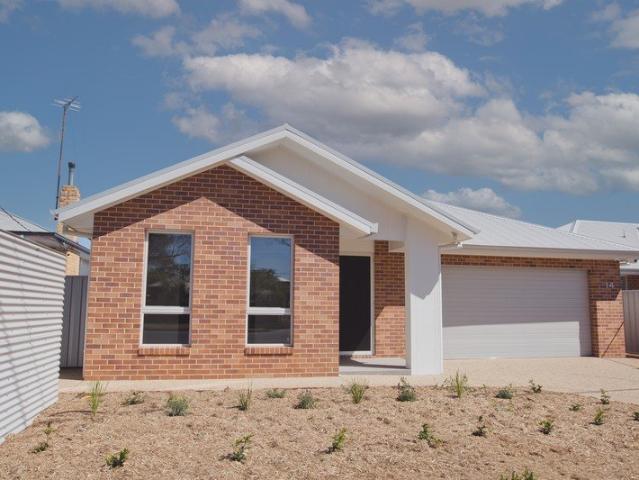 Brand New Living in North Griffith