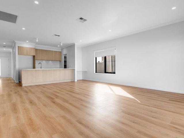 Brand New Living in a Quiet Location