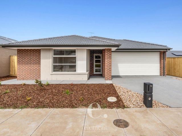 Brand New Living in Leopold