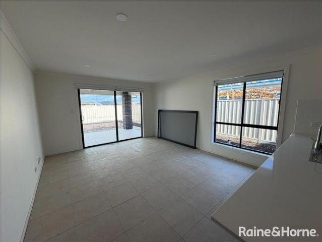 Brand New Living in Sought After Munno Para West!