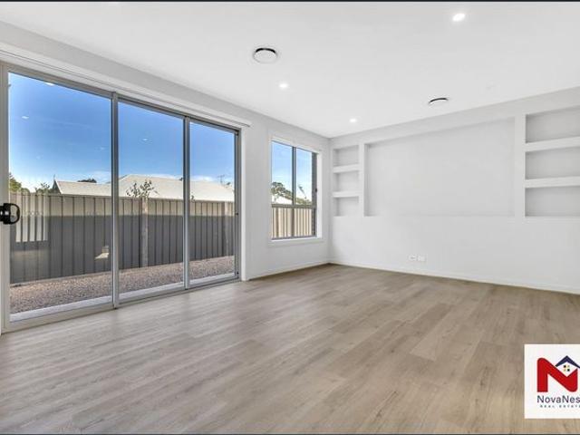 Brand New Living in the Heart of Ballan!