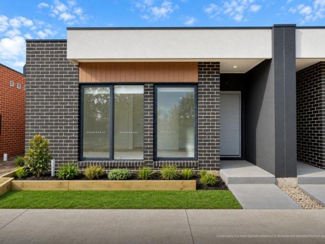 Brand New Living with a Peaceful Nature Outlook