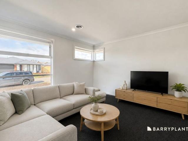 Brand New Living with Space to Enjoy