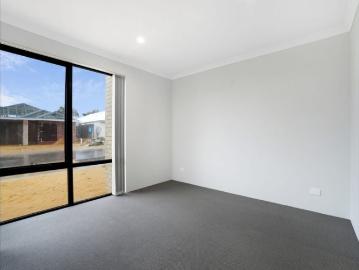 BRAND NEW & LIGHT FILLED! Modern 3x2 Luxury Living in Prime Baldivis Location