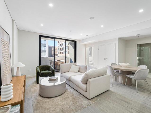 Brand New Light Filled 2 Bedroom Apartment in Caringbah