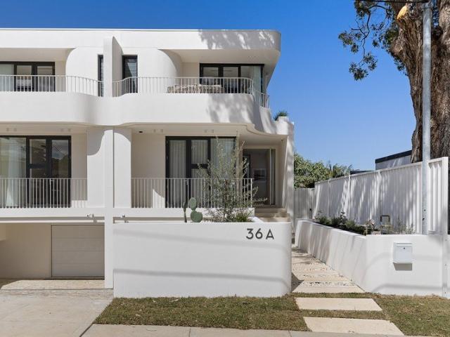 Brand new luxe family residence and poolside entertainer
