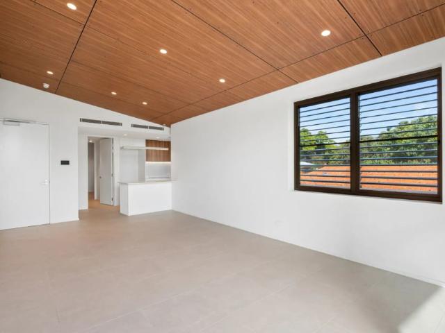 Brand new luxury apartment
