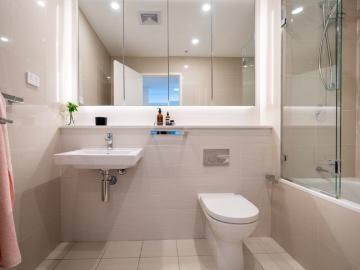 Brand New Luxury Apartment ! Walk To All Amenities. Ready To Move!