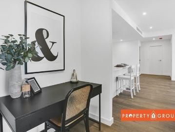Brand New Luxury Apartment ! Walk To All Amenities. Ready To Move!