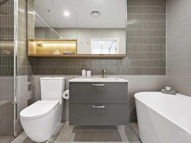 Brand New Luxury Apartment ! Walk To All Amenities. Ready To Move!