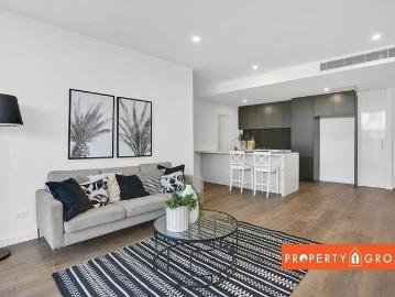Brand New Luxury Apartment ! Walk To All Amenities. Ready To Move!