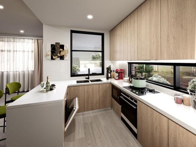 Brand New Luxury Apartment ! Walk To All Amenities. Ready To Move! 3 Plus Study!